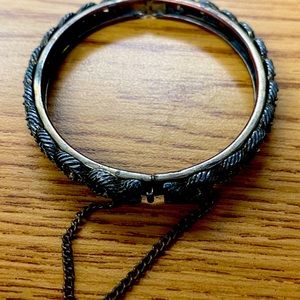 Vintage bracelet with safety chain